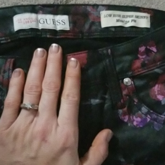 Low-rise super skinny Maxine fit - Picture 3 of 4